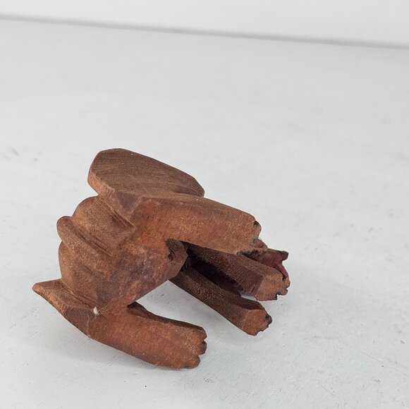 Hand-Carved Wooden Bloodhound Hound Dog Figurine Whiskers - Picture 5 of 8